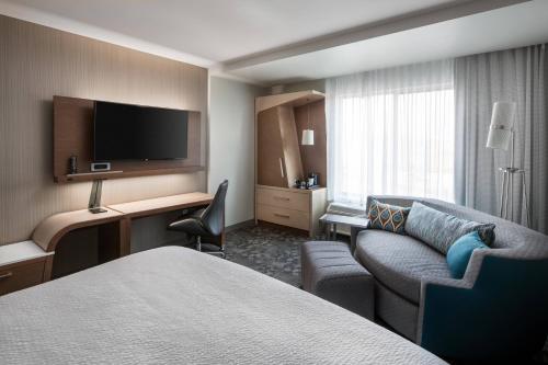Imagen de la habitación del Hotel Courtyard By Marriott Pullman. Foto 12