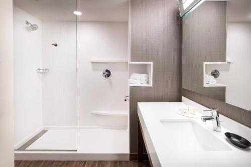 Imagen general del Hotel Courtyard By Marriott Pullman. Foto 8