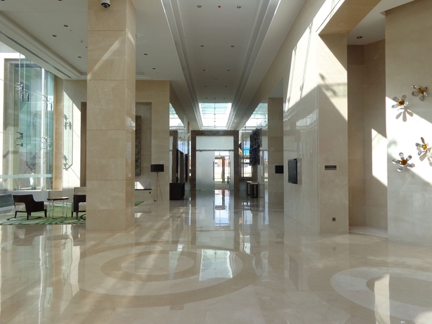 Imagen de los interiores del Hotel Courtyard By Marriott Pune Chakan. Foto 13