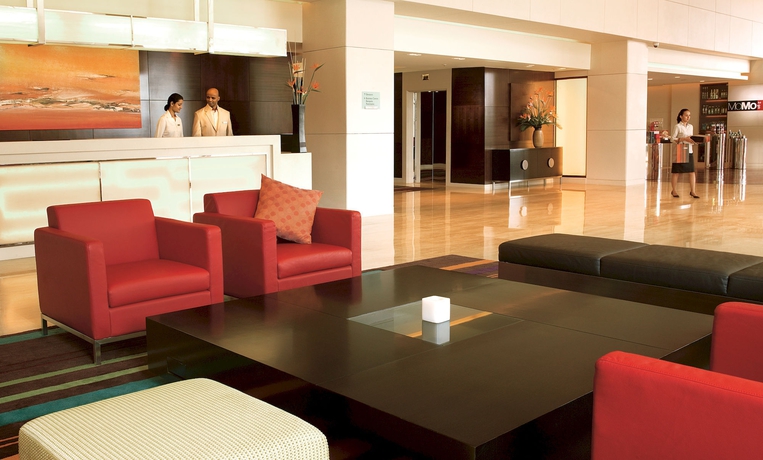 Imagen de los interiores del Hotel Courtyard By Marriott Pune Hinjewadi. Foto 12
