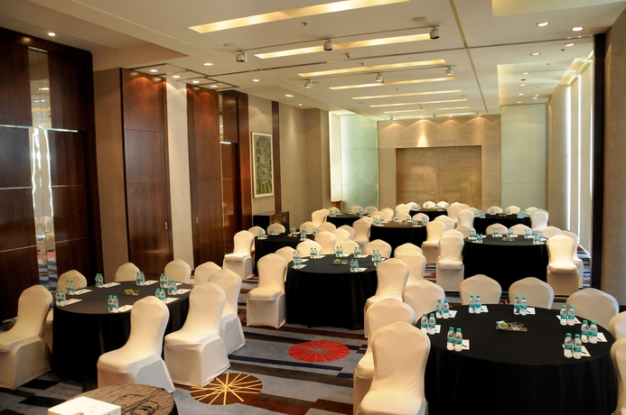 Imagen de los interiores del Hotel Courtyard By Marriott Pune Hinjewadi. Foto 13