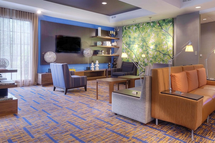 Imagen de los interiores del Hotel Courtyard By Marriott Raleigh Crabtree Valley. Foto 13