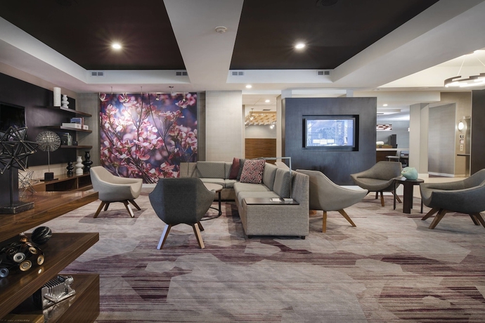 Imagen de los interiores del Hotel Courtyard By Marriott Raleigh Crabtree Valley. Foto 19