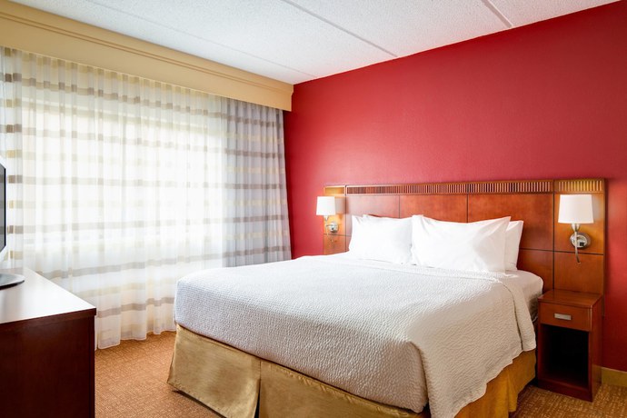 Imagen de la habitación del Hotel Courtyard By Marriott Raleigh Midtown. Foto 14