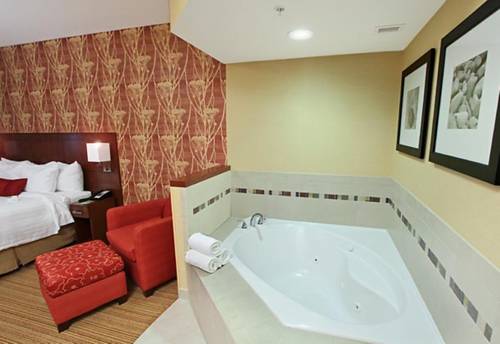 Imagen de la habitación del Hotel Courtyard By Marriott Raleigh North/triangle Town. Foto 6