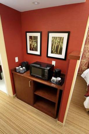 Imagen de la habitación del Hotel Courtyard By Marriott Raleigh North/triangle Town. Foto 10