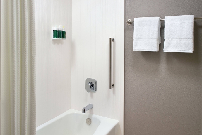 Imagen de la habitación del Hotel Courtyard By Marriott Raleigh/cary. Foto 14