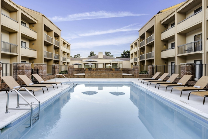 Imagen de la piscina del Hotel Courtyard By Marriott Raleigh/cary. Foto 19