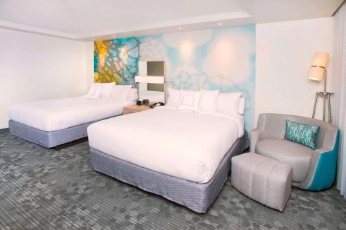 Imagen de la habitación del Hotel Courtyard By Marriott Redwood City. Foto 7