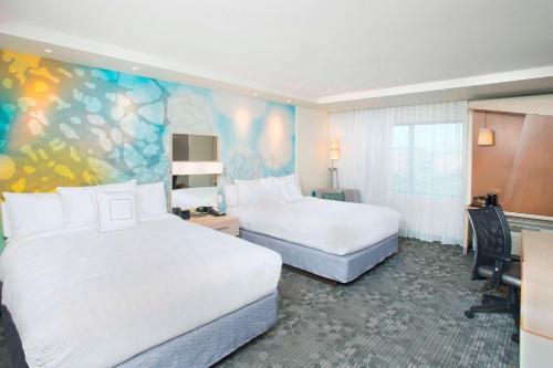 Imagen de la habitación del Hotel Courtyard By Marriott Redwood City. Foto 13