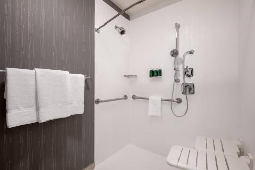 Imagen de la habitación del Hotel Courtyard By Marriott Reno. Foto 19