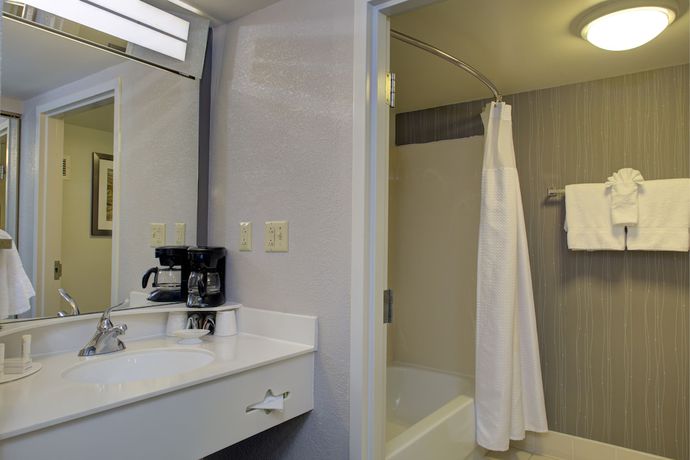 Imagen de la habitación del Hotel Courtyard By Marriott Richmond Chester. Foto 4