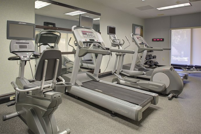 Imagen de los interiores del Hotel Courtyard By Marriott Richmond Chester. Foto 12