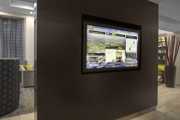 Imagen de los interiores del Hotel Courtyard By Marriott Richmond Chester. Foto 13