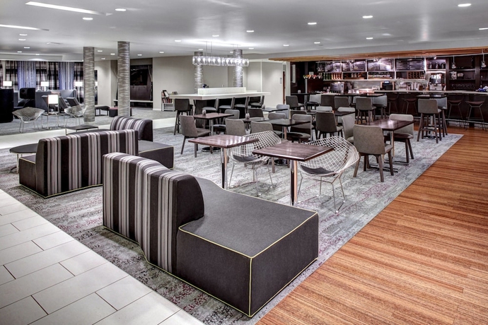 Imagen de los interiores del Hotel Courtyard By Marriott Richmond North. Foto 15