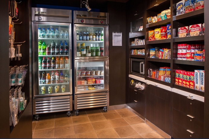 Imagen del bar/restaurante del Hotel Courtyard By Marriott Richmond West. Foto 3