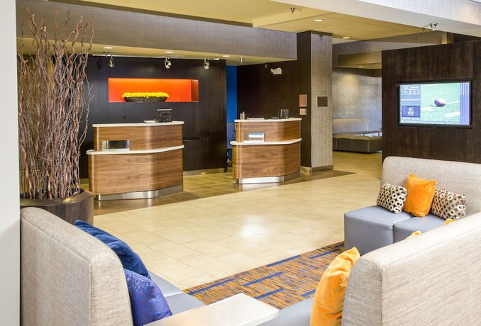 Imagen de los interiores del Hotel Courtyard By Marriott Riverside Ucr/moreno Valley Area. Foto 17
