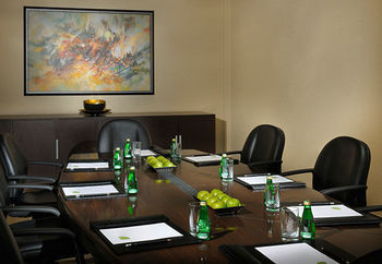 Imagen de los interiores del Hotel Courtyard By Marriott Riyadh Diplomatic Quarter. Foto 14