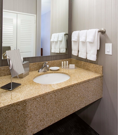 Imagen de la habitación del Hotel Courtyard By Marriott Rochester Brighton. Foto 9