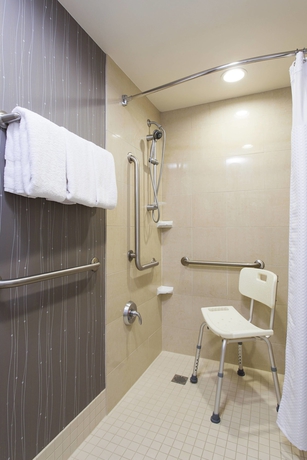 Imagen de la habitación del Hotel Courtyard By Marriott Rochester Brighton. Foto 13