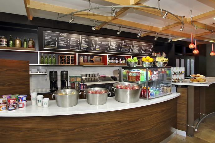 Imagen del bar/restaurante del Hotel Courtyard By Marriott Rockaway Mount Arlington. Foto 4