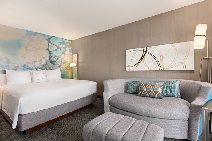 Imagen de la habitación del Hotel Courtyard By Marriott Roseville. Foto 8