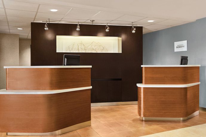 Imagen de los interiores del Hotel Courtyard By Marriott Roseville. Foto 18
