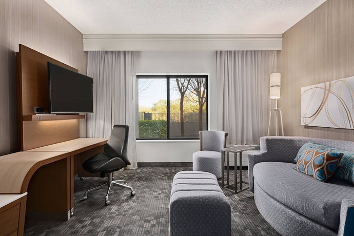 Imagen de la habitación del Hotel Courtyard By Marriott Roseville. Foto 11
