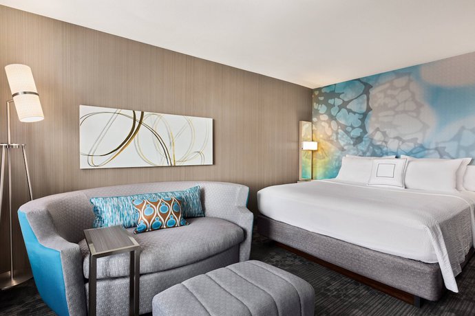 Imagen de la habitación del Hotel Courtyard By Marriott Roseville. Foto 12