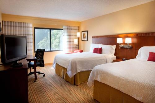 Imagen de la habitación del Hotel Courtyard By Marriott Sacramento Airport Natomas. Foto 15
