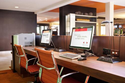 Imagen general del Hotel Courtyard By Marriott Sacramento Airport Natomas. Foto 6