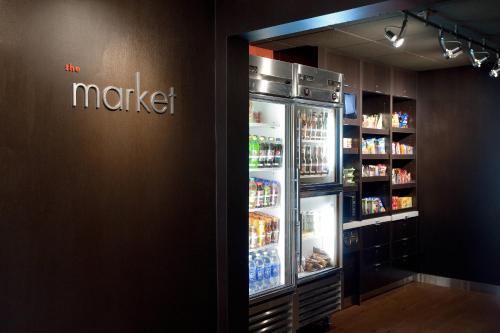 Imagen general del Hotel Courtyard By Marriott Sacramento Airport Natomas. Foto 7