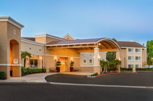 Imagen general del Hotel Courtyard By Marriott Sacramento Cal Expo. Foto 2