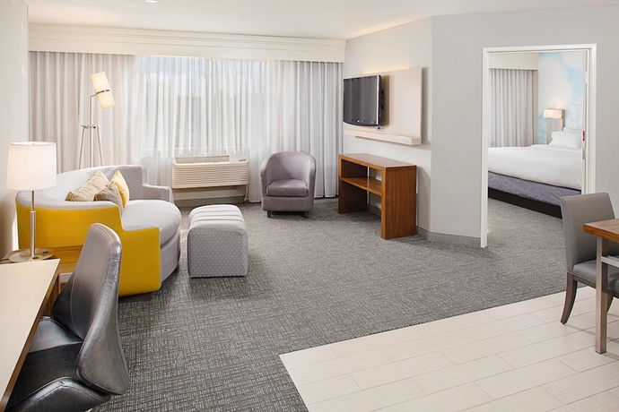 Imagen de la habitación del Hotel Courtyard By Marriott Sacramento Midtown. Foto 2