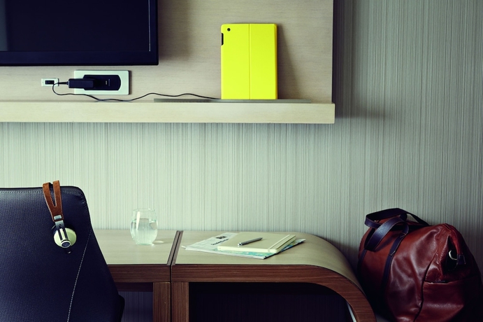 Imagen de la habitación del Hotel Courtyard By Marriott Sacramento Midtown. Foto 5