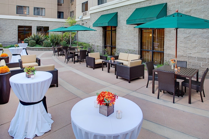 Imagen de los interiores del Hotel Courtyard By Marriott Sacramento Midtown. Foto 12