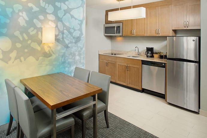 Imagen de la habitación del Hotel Courtyard By Marriott Sacramento Midtown. Foto 10