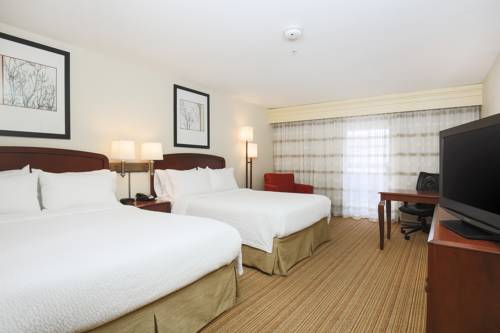 Imagen de la habitación del Hotel Courtyard By Marriott Salinas Monterey. Foto 5