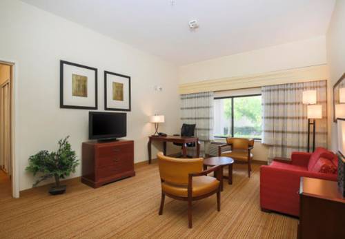 Imagen de la habitación del Hotel Courtyard By Marriott Salinas Monterey. Foto 8