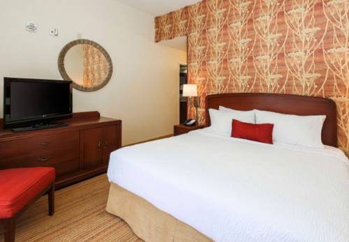 Imagen de la habitación del Hotel Courtyard By Marriott Salinas Monterey. Foto 9