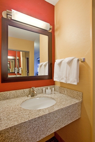 Imagen de la habitación del Hotel Courtyard By Marriott Salt Lake City Airport. Foto 11