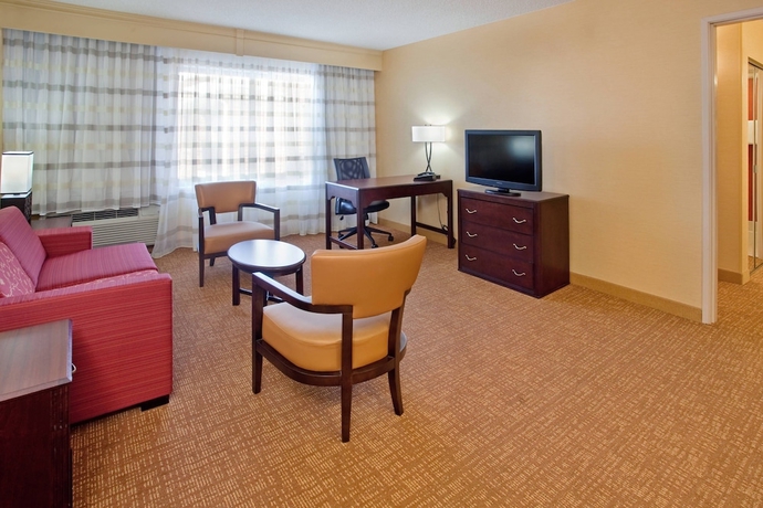 Imagen de la habitación del Hotel Courtyard By Marriott Salt Lake City Airport. Foto 14