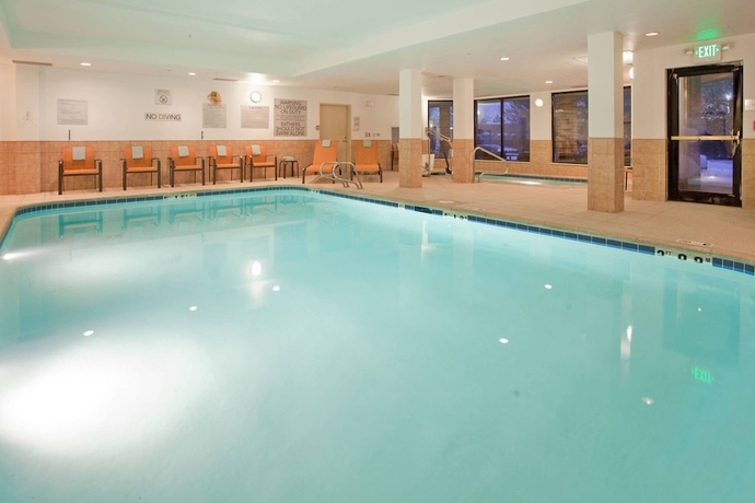 Imagen de la piscina del Hotel Courtyard By Marriott Salt Lake City Airport. Foto 19