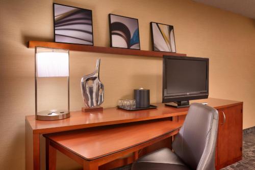 Imagen de la habitación del Hotel Courtyard By Marriott Salt Lake City Sandy. Foto 18