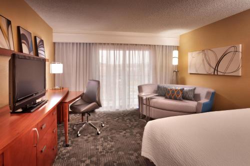 Imagen de la habitación del Hotel Courtyard By Marriott Salt Lake City Sandy. Foto 19
