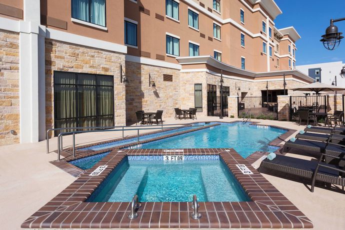 Imagen de la piscina del Hotel Courtyard By Marriott San Angelo. Foto 19