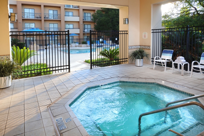 Imagen de los exteriores del Hotel Courtyard By Marriott San Antonio Airport. Foto 5