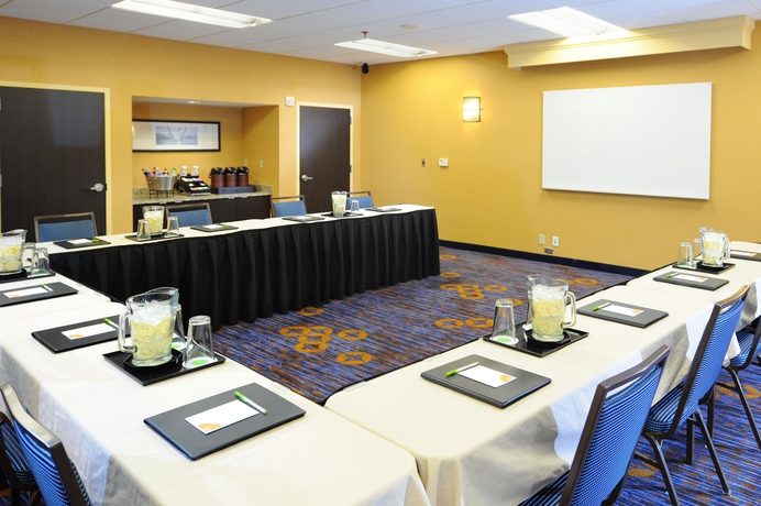 Imagen de los interiores del Hotel Courtyard By Marriott San Antonio Airport. Foto 8