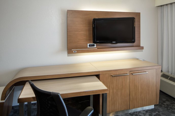 Imagen de la habitación del Hotel Courtyard By Marriott San Antonio Airport/north Star Mall. Foto 4