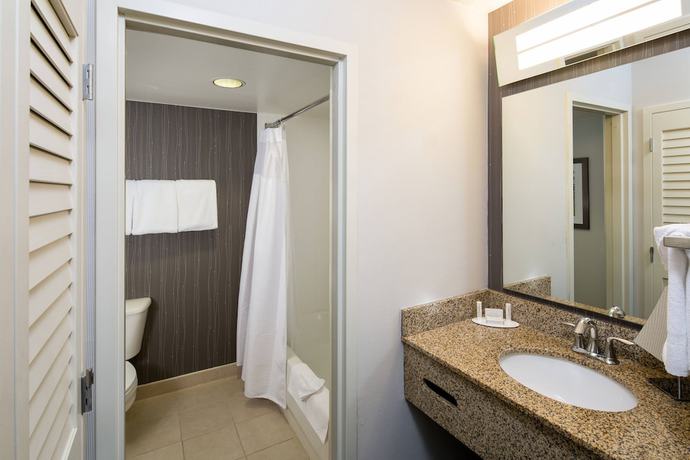 Imagen de la habitación del Hotel Courtyard By Marriott San Antonio Airport/north Star Mall. Foto 7